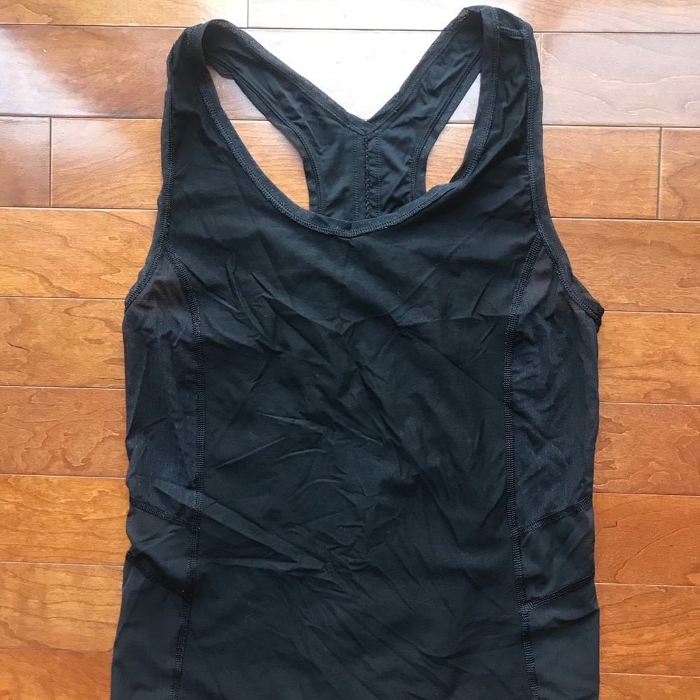 Lululemon black tank size 6